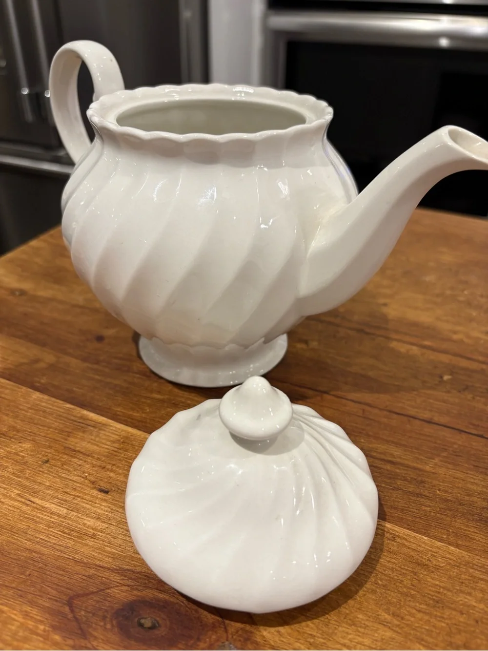 Regency by Johnson Brothers Teapot with Swirl Design